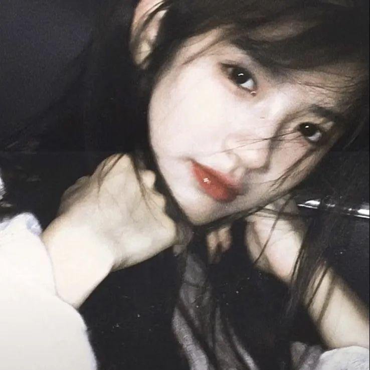他的模样
